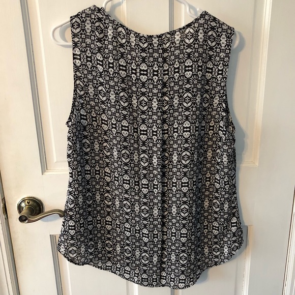 Patterned Tank Top - Picture 3 of 5